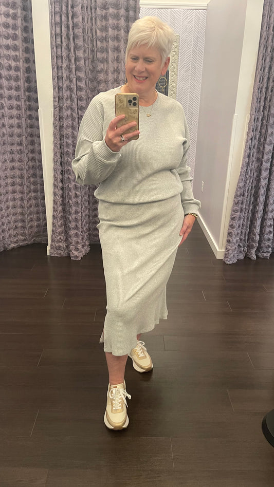 Oversized Ribbed Sweater in Light Heather Grey