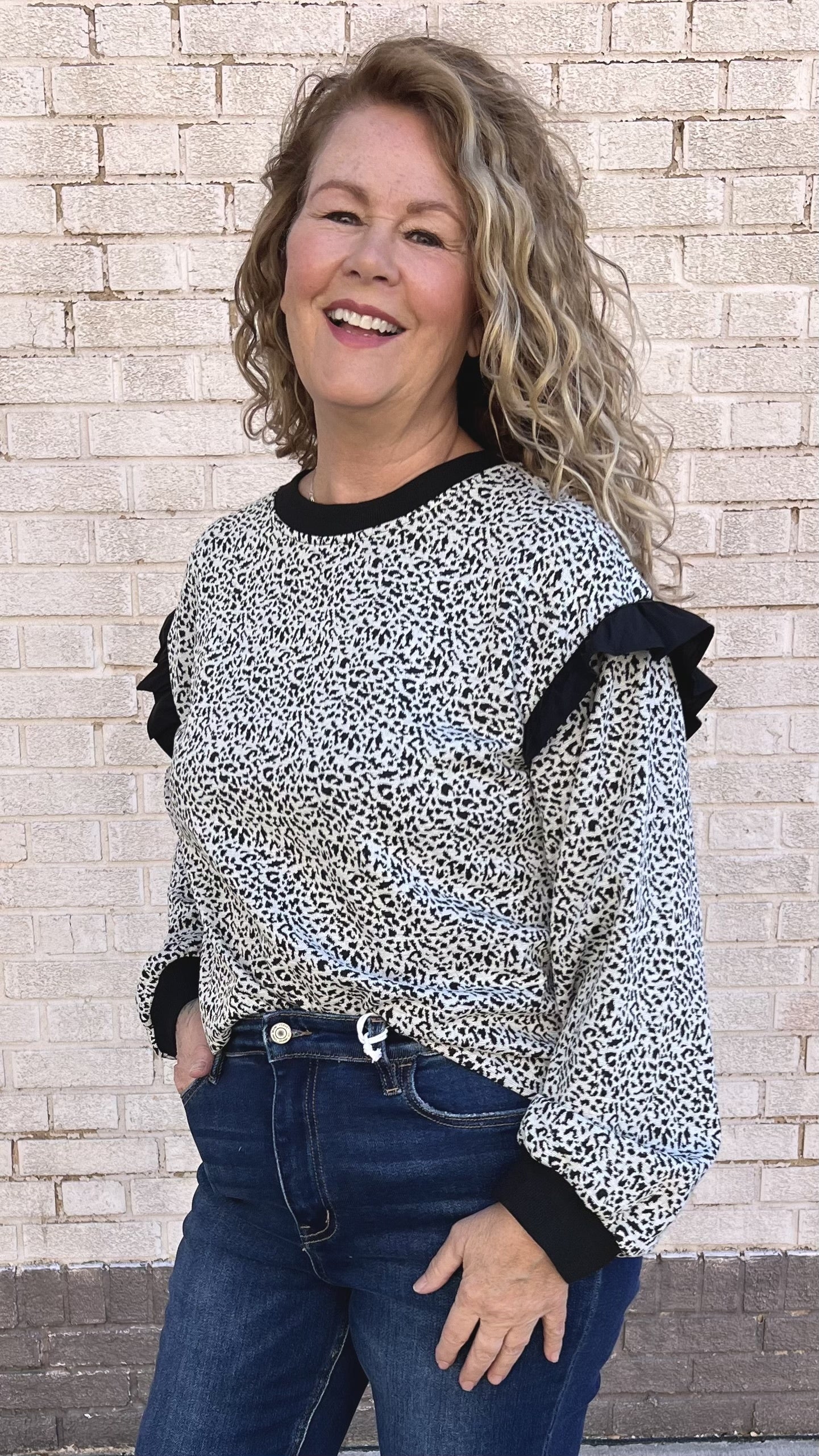 Leopard Contrast Ruffle Long Knit Top