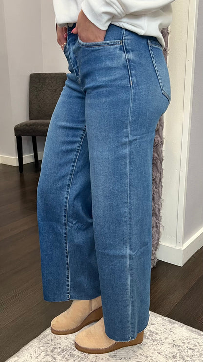 Aileeha High Rise Super Soft Wide Crop in Right by Vervet