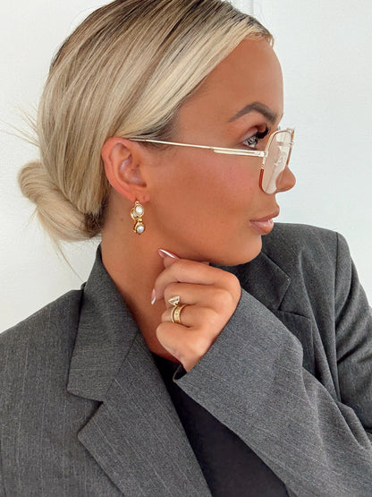 Harlee Earrings By Chansutt Pearls